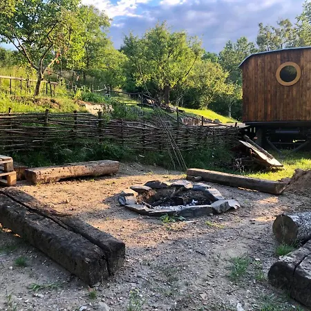 Luxussátor Maringotka V Sadu Na Skale
