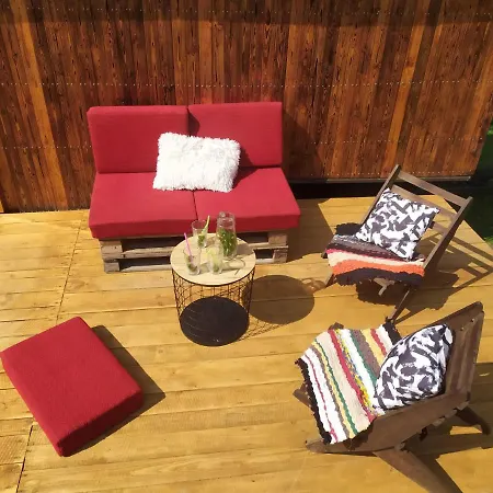 Maringotka V Sadu Na Skale Luxussátor