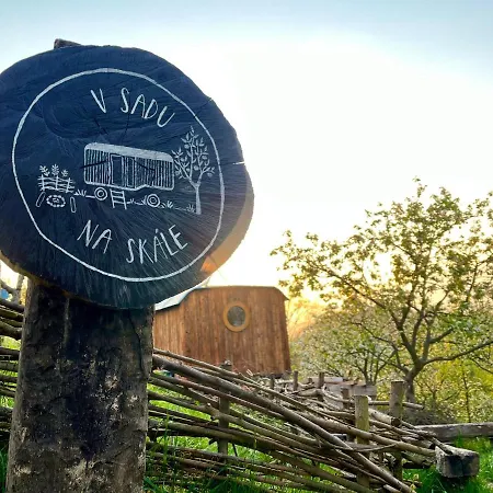 Luxussátor Maringotka V Sadu Na Skale *
